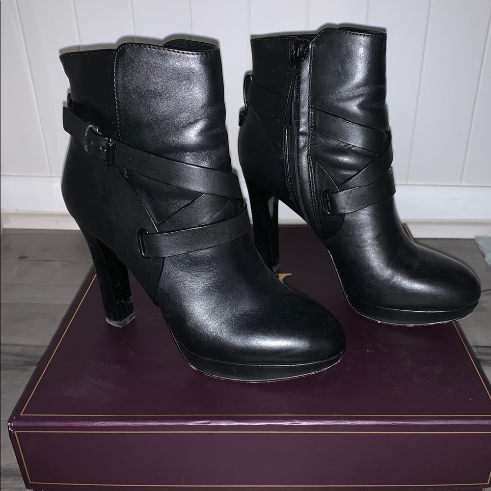 Vince Camuto Vi-Fantasio Black Swilly Bootie